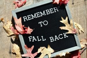 bulletin-board-with-remember-to-fall-back